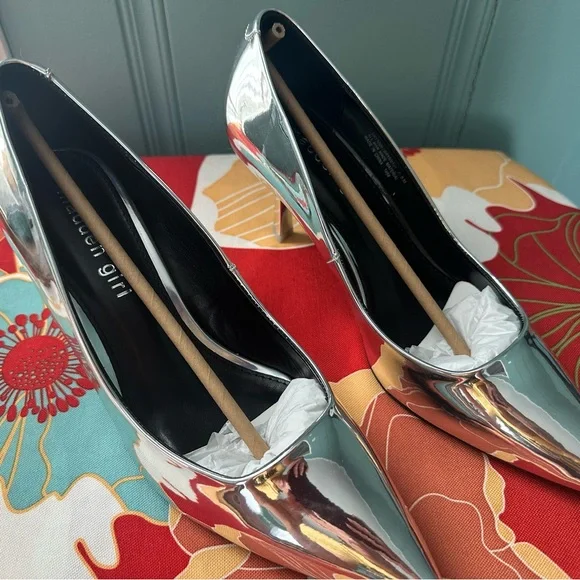 NWT Madden Girl Metallic Silver Heels - Picture 3 of 5